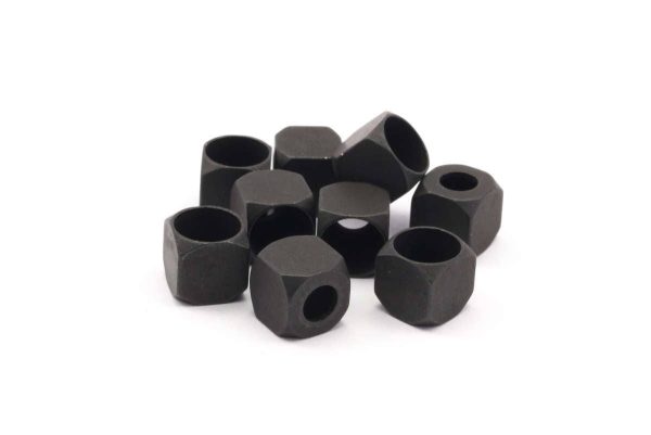 Black Square Beads, 12 Oxidized Brass Black Square Cube Beads (8mm) A0686 S505 For Sale - Image 4