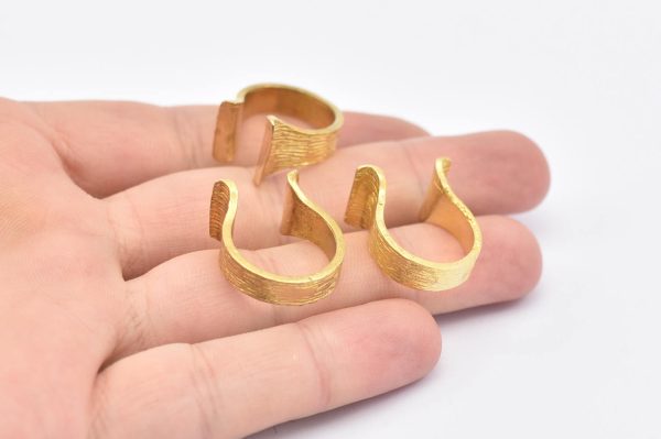 Brass Gothic Ring - 2 Raw Brass Gothic Rings N0408 For Sale - Image 4